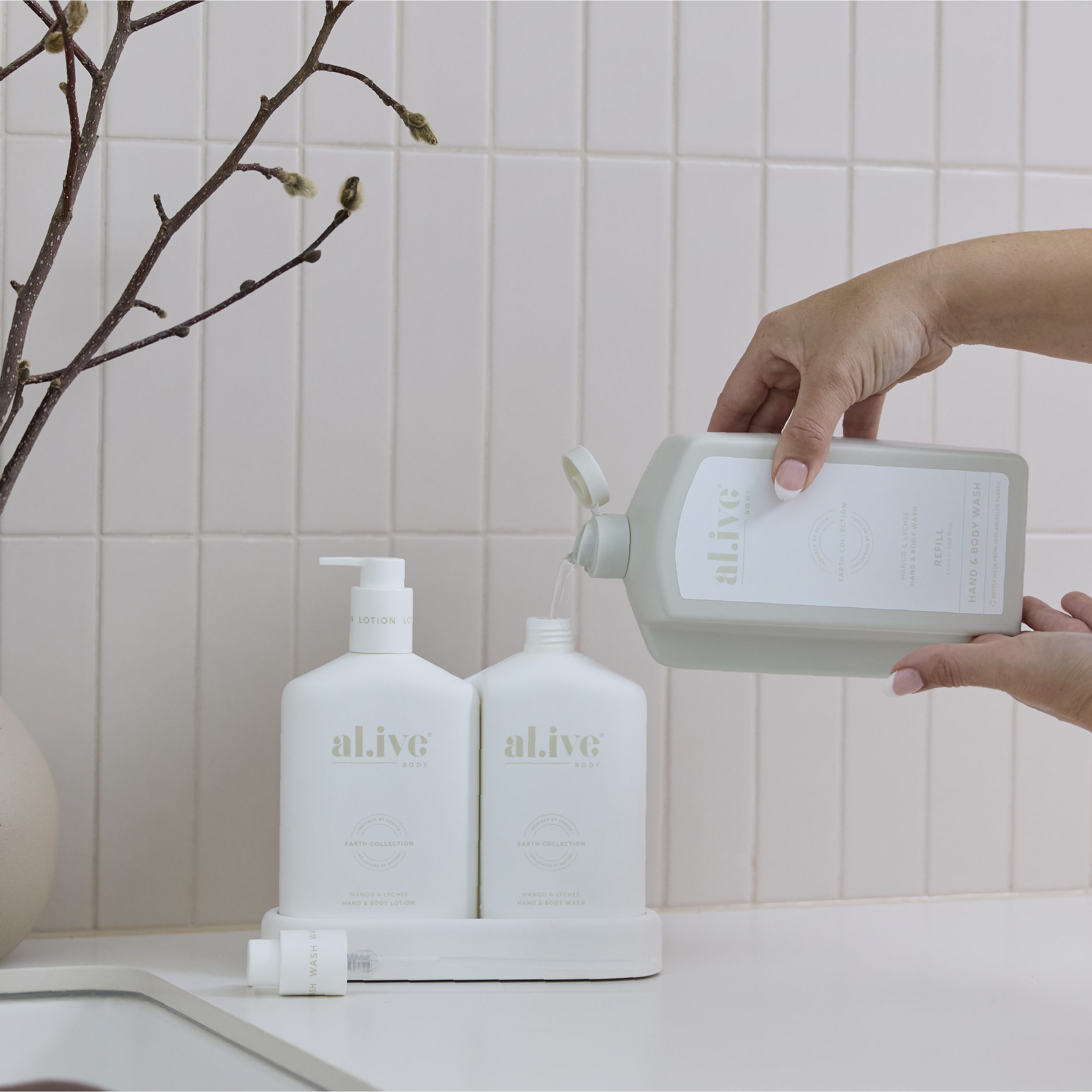 al.ive Wash Refill - 1 Ltr - Mango & Lychee - Image 3